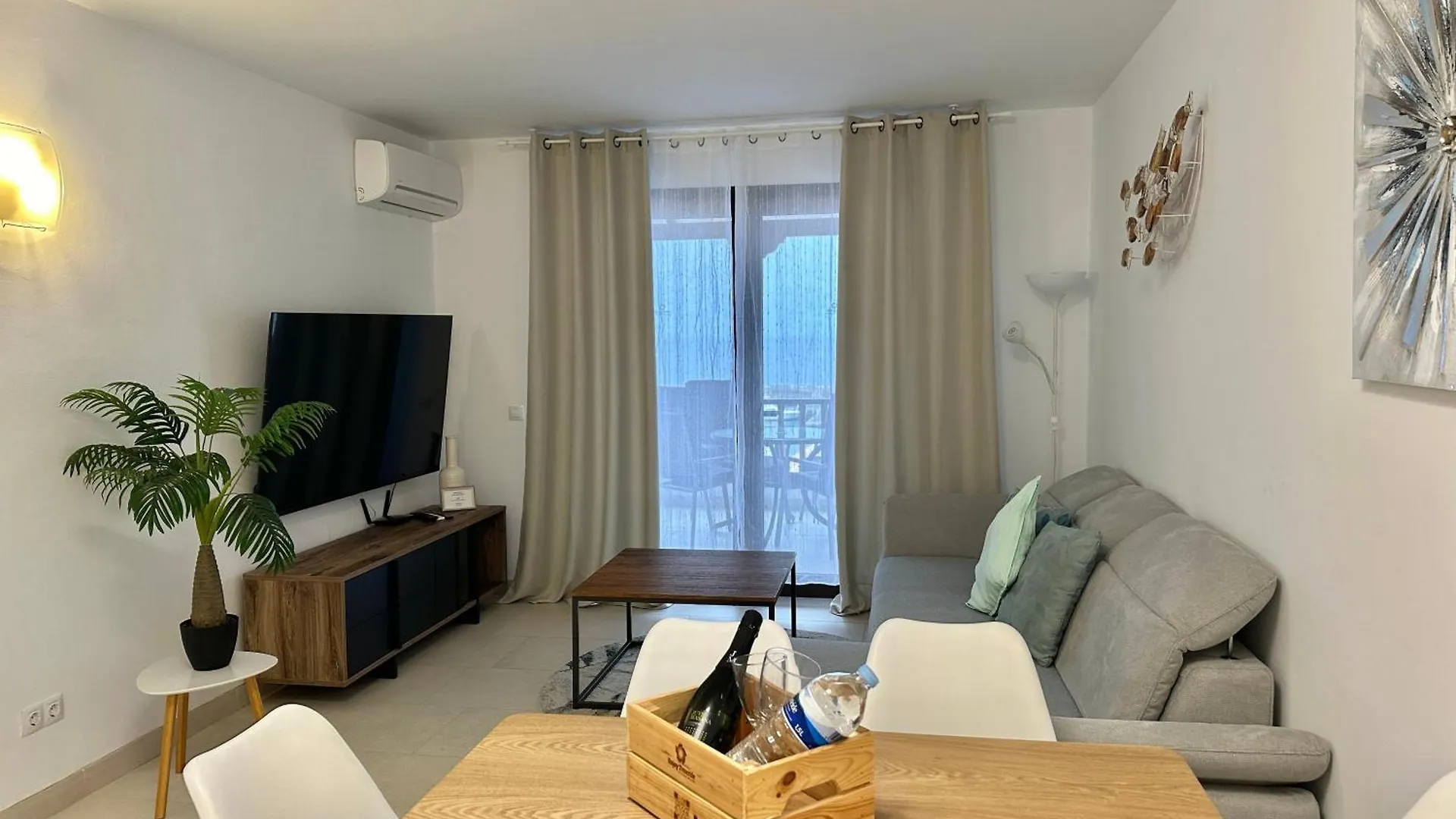 Capitain Jane'S Beachside Haven Acantilado de los Gigantes Apartment